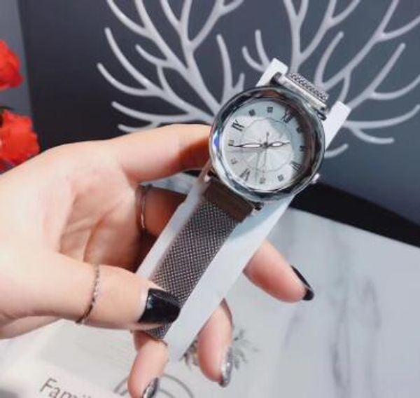 2019 new diamond-encrusted gemstone women's quartz watch suction tape rose gold foreign trade vibrato explosion geneva hot, Slivery;brown
2019 new diamond-encrusted gemstone women's quartz watch suction tape rose gold foreign trade vibrato explosion geneva hot, Slivery;brown