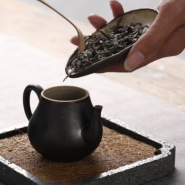 japanese-style kung fu tea set accessories handmade coarse pottery vintage tea scoops tea leaves holder shovel teaware tools
japanese-style kung fu tea set accessories handmade coarse pottery vintage tea scoops tea leaves holder shovel teaware tools