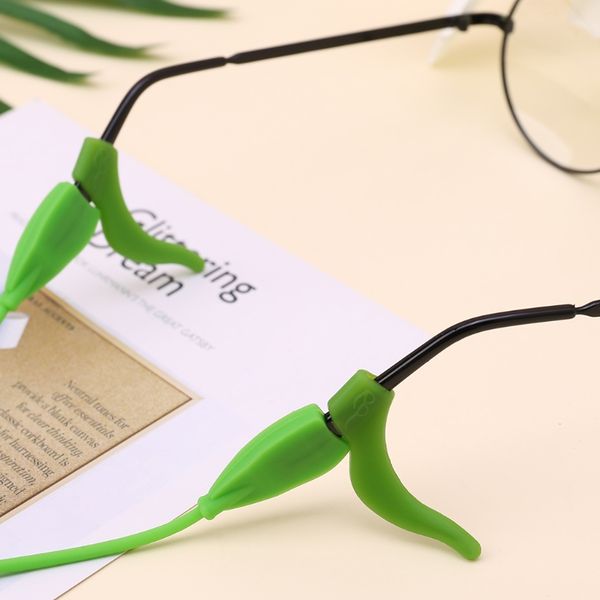1 set children cute elastic silicone strap glasses cord non slip ear hook holder, Silver
1 set children cute elastic silicone strap glasses cord non slip ear hook holder, Silver