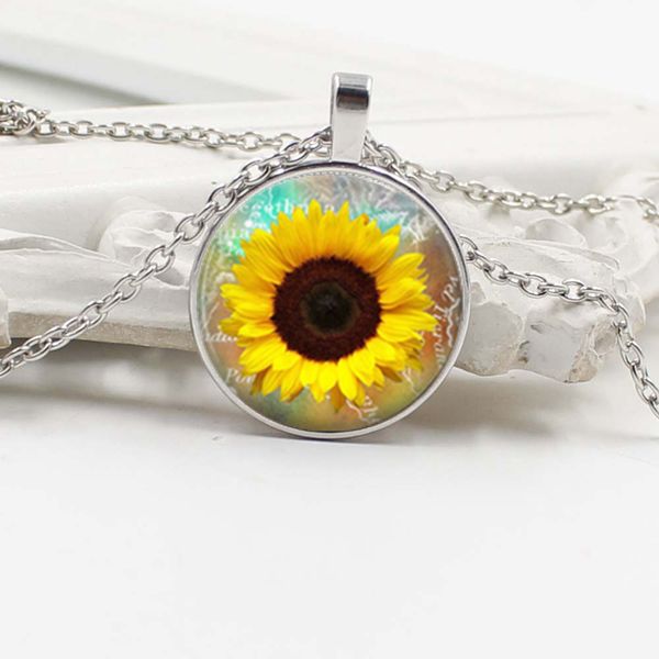 2019 new sunflower glass cabochon pendant necklace female wholesale fashion necklace friend gift, Silver
2019 new sunflower glass cabochon pendant necklace female wholesale fashion necklace friend gift, Silver