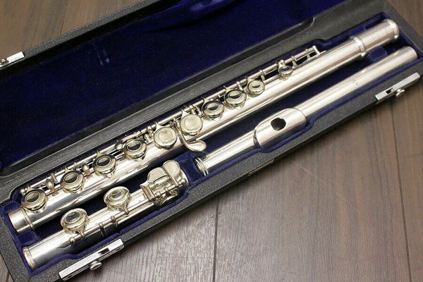 muramatsu m-150 16 holes closed c tune flute performance musical instrument copper-nickel silver plated flute with case
muramatsu m-150 16 holes closed c tune flute performance musical instrument copper-nickel silver plated flute with case