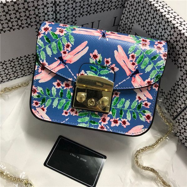 new leather fashion printing ladies messenger bag cartoon dragonflies graffiti girl small square bag small fresh and simple shoulder bag
new leather fashion printing ladies messenger bag cartoon dragonflies graffiti girl small square bag small fresh and simple shoulder bag