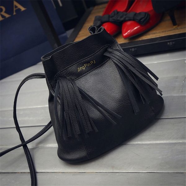 women's pu leather shoulder bag casual handbag for women fringed crossbody bags fashion women bucket bag messenger chest package
women's pu leather shoulder bag casual handbag for women fringed crossbody bags fashion women bucket bag messenger chest package