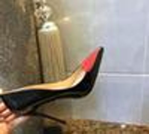 new heart-shaped fashionable and luxurious lady's red-soled high heels, patent leather party wedding shoes original box lll
new heart-shaped fashionable and luxurious lady's red-soled high heels, patent leather party wedding shoes original box lll