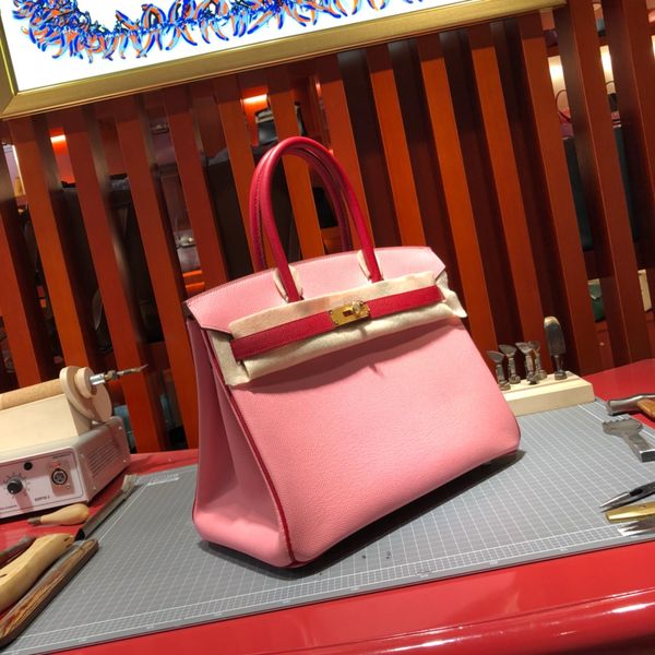 wholesale,handmade original epsom leather pink 2tones brand bag30cm,wax thread,have both gold and silver hardware,by order 10-15days
wholesale,handmade original epsom leather pink 2tones brand bag30cm,wax thread,have both gold and silver hardware,by order 10-15days