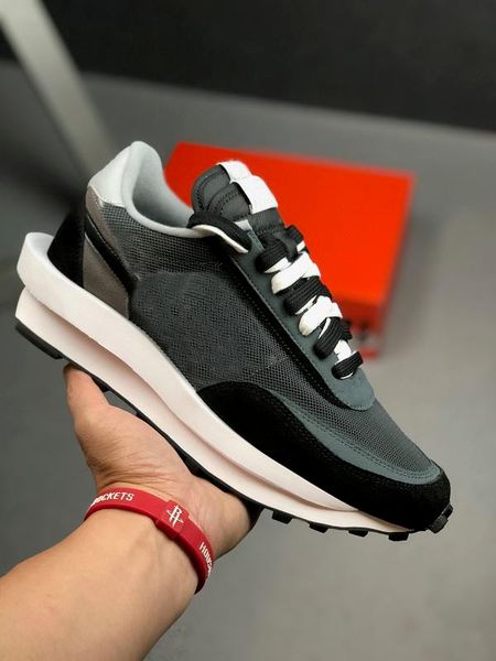 new release sacai ldv waffle daybreak trainers mens sneakers for women fashion designer breathe tripe s sports running shoes no box
new release sacai ldv waffle daybreak trainers mens sneakers for women fashion designer breathe tripe s sports running shoes no box