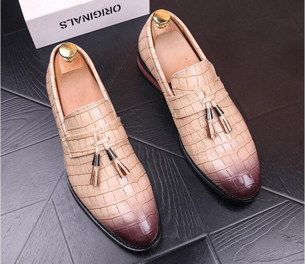 new retro leather shoes korean trend business casual shoes men's leather hair stylist lazy, Black
new retro leather shoes korean trend business casual shoes men's leather hair stylist lazy, Black