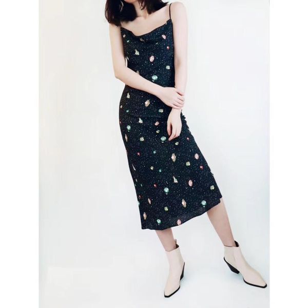 2020 new women sling midi dress sleeveless printed summer spaghetti strap long dresses robe, Black;gray
2020 new women sling midi dress sleeveless printed summer spaghetti strap long dresses robe, Black;gray