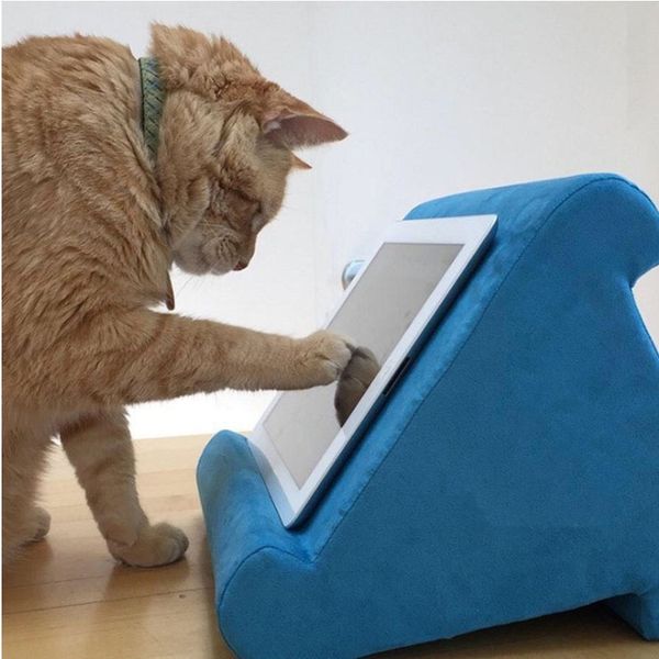 tablet pc mobile phone pillow stand multi-angle rotation soft pillow cross-border pillow cushions modern minimalist style
tablet pc mobile phone pillow stand multi-angle rotation soft pillow cross-border pillow cushions modern minimalist style