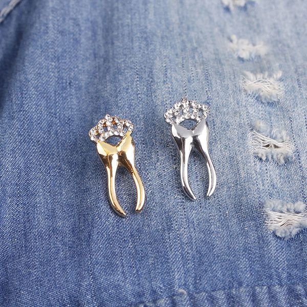 new crystal crown tooth shape brooches for women men gifts pins wedding party dress decoration jewelry ing, Gray
new crystal crown tooth shape brooches for women men gifts pins wedding party dress decoration jewelry ing, Gray
