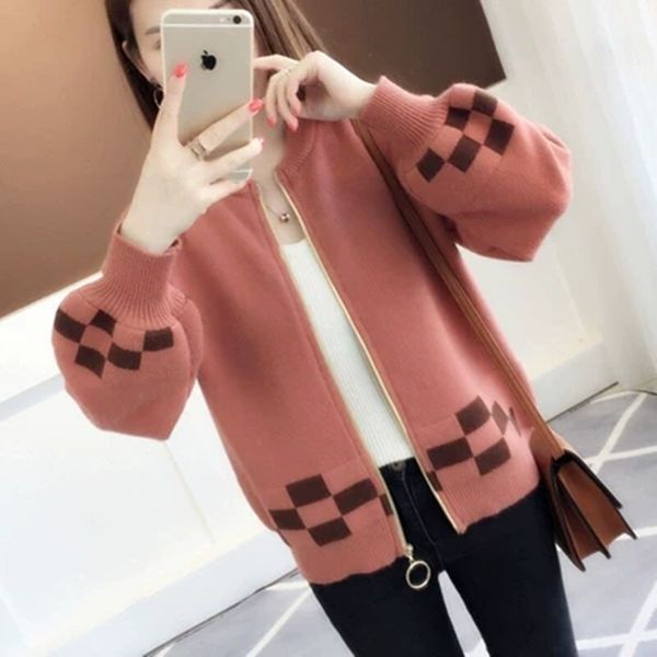 2018 spring new small sweater women's cardigan short coat autumn loose thick sweater outside multicolor, White;black
2018 spring new small sweater women's cardigan short coat autumn loose thick sweater outside multicolor, White;black