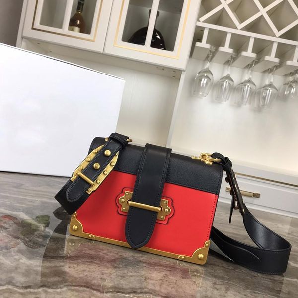 классический дизайнер женщина 2019 новый коровьей цепи crossbody сумки высокое качество сумка мини натуральная кожа сумки письмо кошелек сум
классический дизайнер женщина 2019 новый коровьей цепи crossbody сумки высокое качество сумка мини натуральная кожа сумки письмо кошелек сум
