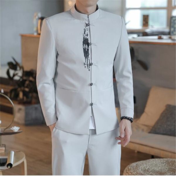 vintage style stand collar men's 2 piece, single breasted men embroidered coat with pants ,size s-4xl, White;black
vintage style stand collar men's 2 piece, single breasted men embroidered coat with pants ,size s-4xl, White;black