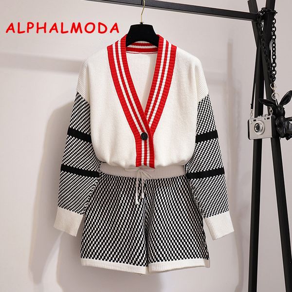 alphalmoda v-образным вырезом с длинными рукавами наряд + горячие шорты женщины осень 2 шт. повседневные наборы 2019 новая мода вязание курт, White
alphalmoda v-образным вырезом с длинными рукавами наряд + горячие шорты женщины осень 2 шт. повседневные наборы 2019 новая мода вязание курт, White