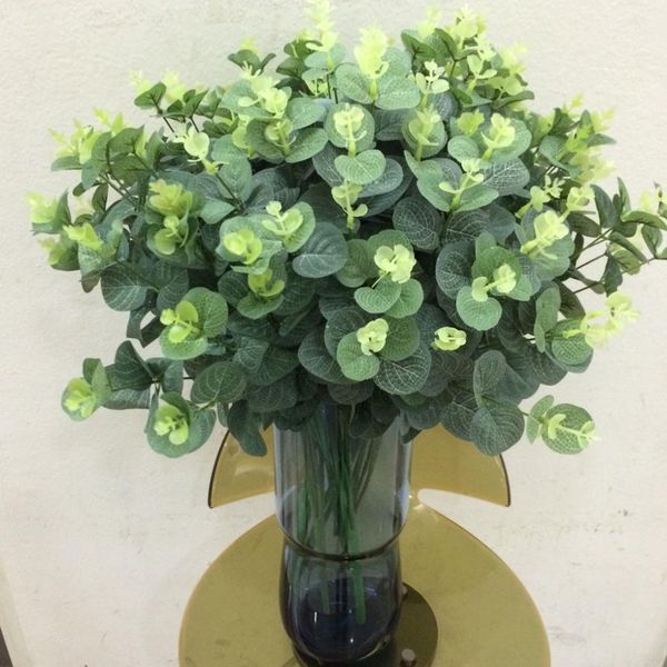 16 heads eucalyptus bouquet tree branches artificial leaves fake flower home outdoor decoration flower arrangment plant
16 heads eucalyptus bouquet tree branches artificial leaves fake flower home outdoor decoration flower arrangment plant