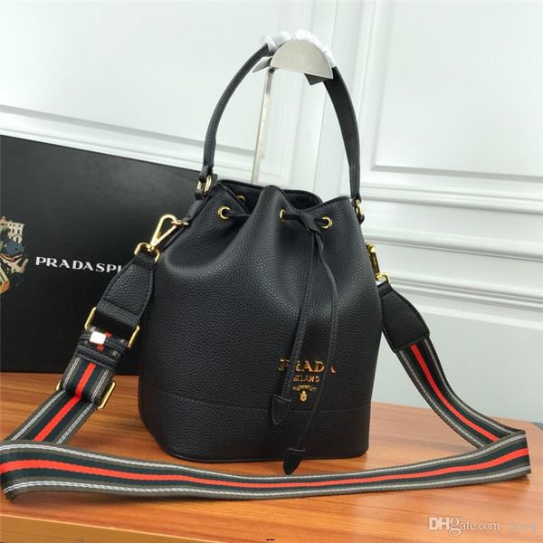 19mm leather large capacity woman handbag grid shoulder bag fashion casual luxury designers crossbody bag ladies pursebag mama bag madah
19mm leather large capacity woman handbag grid shoulder bag fashion casual luxury designers crossbody bag ladies pursebag mama bag madah