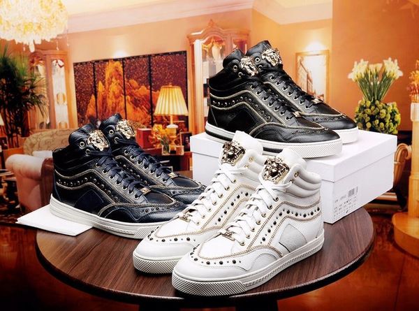 New casual men's shoes 2018 new Medusa fashion wild trend gold white white lace low shoes fashion brand shoes
New casual men's shoes 2018 new Medusa fashion wild trend gold white white lace low shoes fashion brand shoes