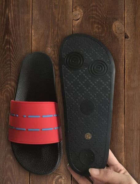 2020 new men's and women's fashion and leisure designer sandals, printing effect and gold studs designer flip flops, Black
2020 new men's and women's fashion and leisure designer sandals, printing effect and gold studs designer flip flops, Black