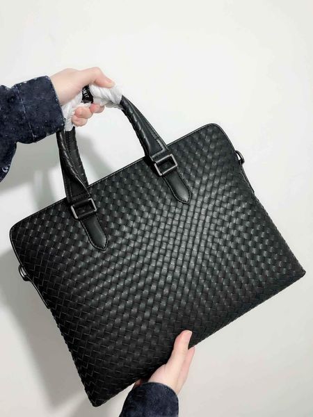classic fashion designer men handbags tote men mafia shoulder bag weave handbag hand made geniue leather fashon computer bags briefcase
classic fashion designer men handbags tote men mafia shoulder bag weave handbag hand made geniue leather fashon computer bags briefcase