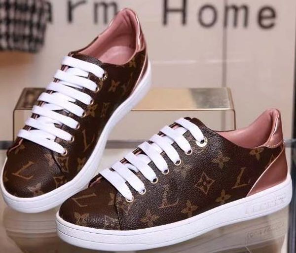 new brand classic designer women fashion leather low sports sneakers flat shoes size 35-40 with box l03, Black
new brand classic designer women fashion leather low sports sneakers flat shoes size 35-40 with box l03, Black