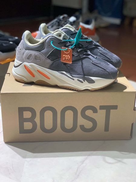 luxury women's men's v700 kanye jogging casual shoes outdoor sports basketball shoes triple platform men's shoes hospital blu, Black
luxury women's men's v700 kanye jogging casual shoes outdoor sports basketball shoes triple platform men's shoes hospital blu, Black