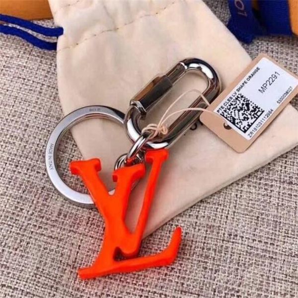 2019 luxury fashion key chain porte cleave gift mens and womens souvenir car bag key chain, Silver
2019 luxury fashion key chain porte cleave gift mens and womens souvenir car bag key chain, Silver