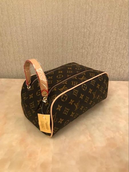 selling quality men travelling toilet bag fashion design women wash bag large capacity cosmetic bags makeup toiletry bag pouch 26cm68
selling quality men travelling toilet bag fashion design women wash bag large capacity cosmetic bags makeup toiletry bag pouch 26cm68