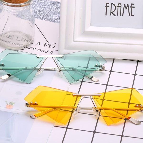 2019 unique frameless cat eye sunglasses women brand design irregular double lens metal with candy color lens sunglasses uv400, White;black
2019 unique frameless cat eye sunglasses women brand design irregular double lens metal with candy color lens sunglasses uv400, White;black