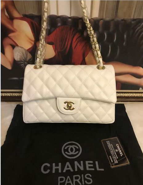 2020 european classic fashion brand ladies chain pu leather handbag shoulder portable messenger bag five color fast delivery
2020 european classic fashion brand ladies chain pu leather handbag shoulder portable messenger bag five color fast delivery