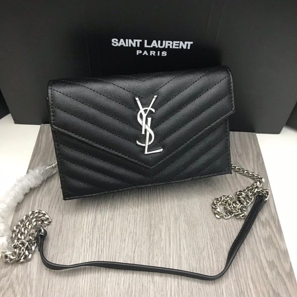 classic v pattern chain bag for women silver black buckle real leather shoulder crossbody bags for ladies size 20-16-5.5cm with box
classic v pattern chain bag for women silver black buckle real leather shoulder crossbody bags for ladies size 20-16-5.5cm with box