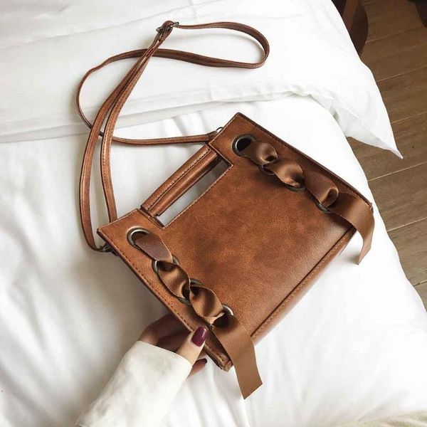 retro trend messenger bag simple fashion square bag large capacity shoulder bags womens purses and handbags bolsas de mujer g15
retro trend messenger bag simple fashion square bag large capacity shoulder bags womens purses and handbags bolsas de mujer g15