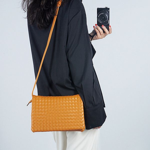 2020 summer handmade woven handbag women's small capacity tote shopping bags pu leather shoulder bag design purses
2020 summer handmade woven handbag women's small capacity tote shopping bags pu leather shoulder bag design purses