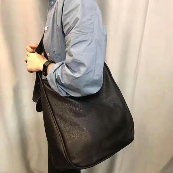 women's big genuine leather shoulder bags male messenger bag soft casual leather handbags female tote lady classic shoulder bags
women's big genuine leather shoulder bags male messenger bag soft casual leather handbags female tote lady classic shoulder bags