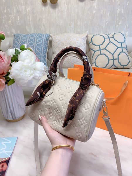 designer luxury handbags purses mini bag vintage lychee-patterned calf leather pillow women handbags luxury designer backpacks size 20 cm, Black
designer luxury handbags purses mini bag vintage lychee-patterned calf leather pillow women handbags luxury designer backpacks size 20 cm, Black