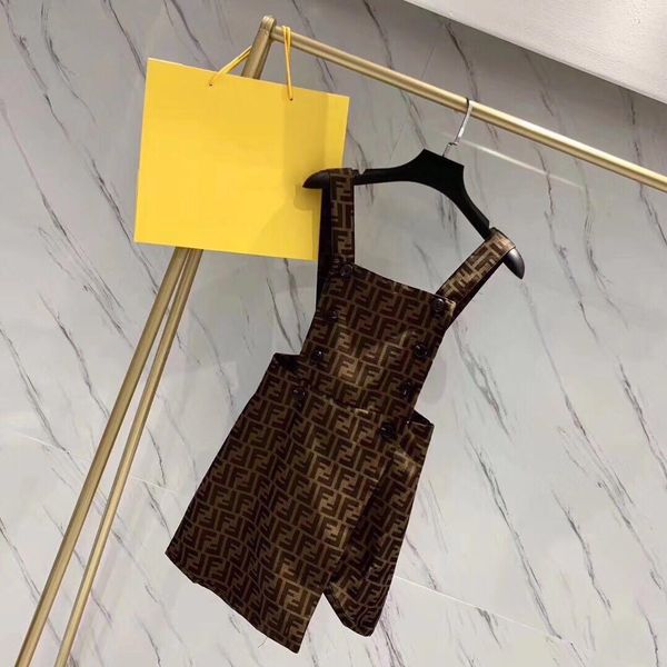 2020 new women's retro classic style letter print spaghetti strap vent jag double breasted short skirt suspender dress, Black;gray
2020 new women's retro classic style letter print spaghetti strap vent jag double breasted short skirt suspender dress, Black;gray