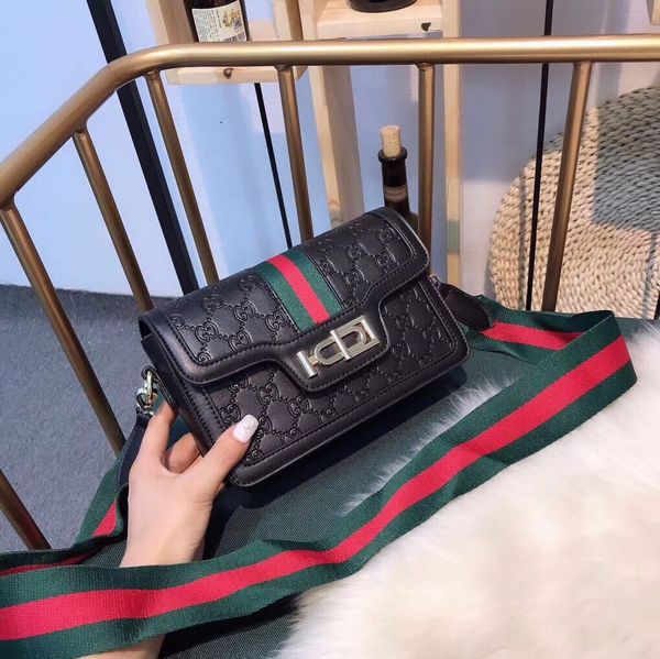leather handbag, single shoulder bag, handbag, backpack, backpack, wallet, european and american selling explosive size 22-14-7cm
leather handbag, single shoulder bag, handbag, backpack, backpack, wallet, european and american selling explosive size 22-14-7cm