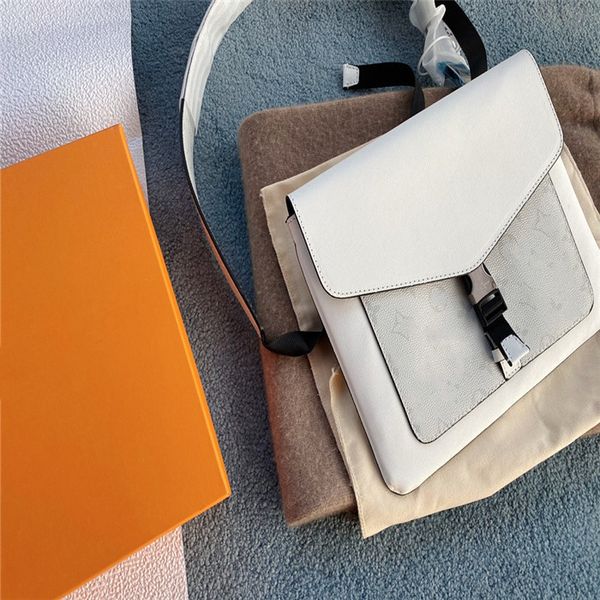 188991leather classic fashion handbag card bag zero wallet men's and women's backpacks single shoulder bag
188991leather classic fashion handbag card bag zero wallet men's and women's backpacks single shoulder bag