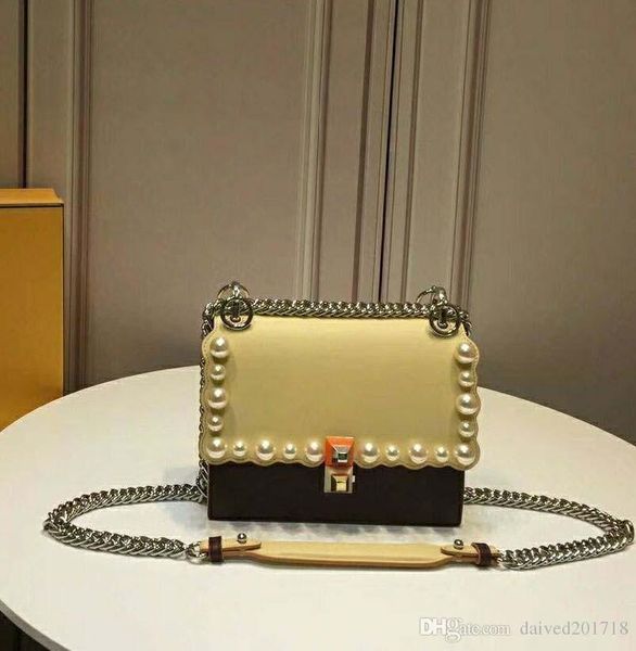 new european classic luxury style ladies fashion bag, shoulder bag, jewel rivet decorations, pure leather, interior spacing
new european classic luxury style ladies fashion bag, shoulder bag, jewel rivet decorations, pure leather, interior spacing