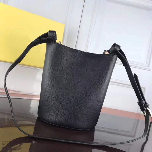 designer handbags ladies handbags ladies shoulder bag bucket wallet large capacity fashion handbag double bread
designer handbags ladies handbags ladies shoulder bag bucket wallet large capacity fashion handbag double bread