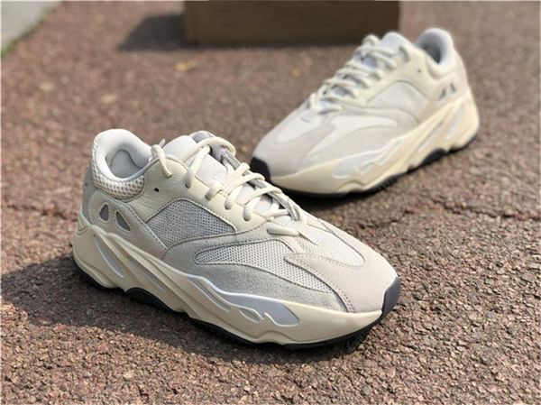 2020 authentic 700 v2 analog eg7596 kanye west outdoor shoes men women runner wave salt mauve static inertia geode sports sneakers with bo
2020 authentic 700 v2 analog eg7596 kanye west outdoor shoes men women runner wave salt mauve static inertia geode sports sneakers with bo