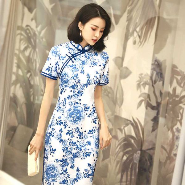 sheng coco blue and white women cheongsam 2020 chinese traditional dress qipao 4xl plus size women clothes, Red
sheng coco blue and white women cheongsam 2020 chinese traditional dress qipao 4xl plus size women clothes, Red