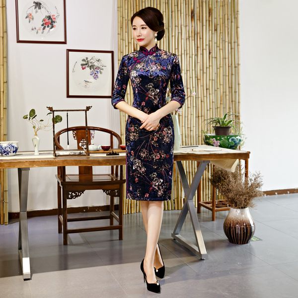2019 spring knee length cheongsam fashion chinese style dress womens velour qipao slim party dresses lady button vestido s-4xl, Red
2019 spring knee length cheongsam fashion chinese style dress womens velour qipao slim party dresses lady button vestido s-4xl, Red