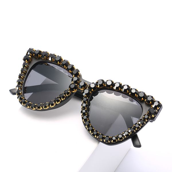 2020 new fashion luxury cat eye diamond sunglasses women crystal rhinestone frame eyewear brand designer sun glasses for female, White;black
2020 new fashion luxury cat eye diamond sunglasses women crystal rhinestone frame eyewear brand designer sun glasses for female, White;black