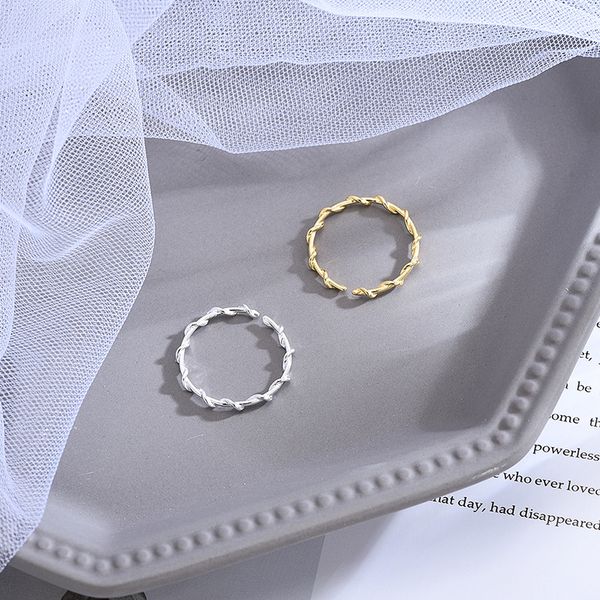 s925 sterling silver japanese and south korean hemp ring personalized fashion net red same geometric type ring for women, Golden;silver
s925 sterling silver japanese and south korean hemp ring personalized fashion net red same geometric type ring for women, Golden;silver
