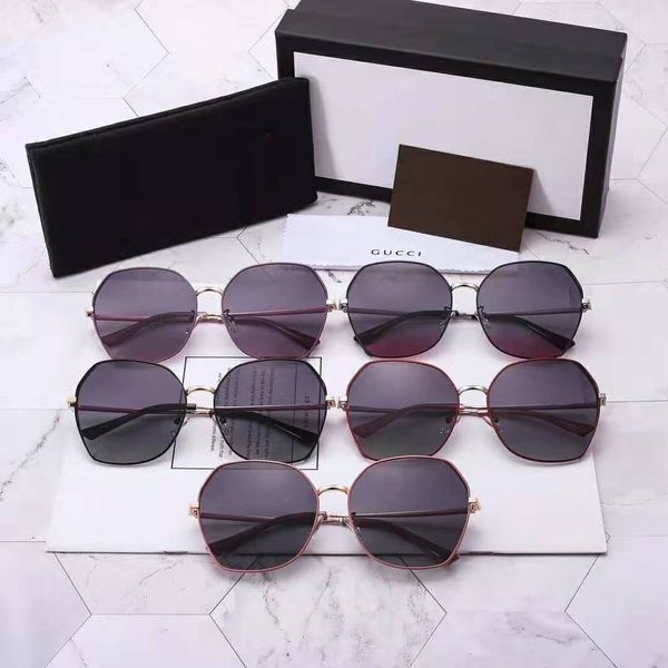 2020 new women's polarizer for spring and summer , fashionable lovers' sunglasses with thickened metal 6011*, White;black
2020 new women's polarizer for spring and summer , fashionable lovers' sunglasses with thickened metal 6011*, White;black
