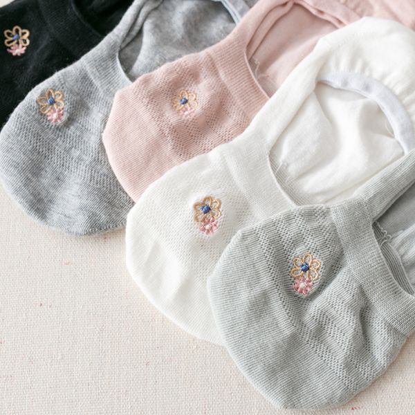 1 pair embroidered woman boat socks cool invisible cotton sock women summer boat sock candy color slippers sock for women, Black;white
1 pair embroidered woman boat socks cool invisible cotton sock women summer boat sock candy color slippers sock for women, Black;white