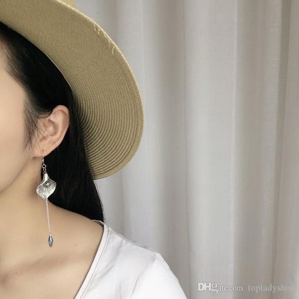 personality dangle & chandelie retro temperament wild white flowers irregular petals earrings ancient silver wholesale
personality dangle & chandelie retro temperament wild white flowers irregular petals earrings ancient silver wholesale