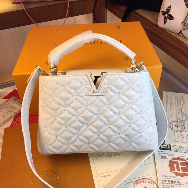 shoulder big bag wild small fragrance wind rhombus chain bag 2019 autumn new fashion messenger bag tide
shoulder big bag wild small fragrance wind rhombus chain bag 2019 autumn new fashion messenger bag tide