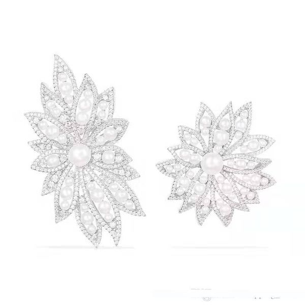 new fashion women earrings white gold plated cz pearl flower earrings clips for girls women nice gift for friend, Golden;silver
new fashion women earrings white gold plated cz pearl flower earrings clips for girls women nice gift for friend, Golden;silver