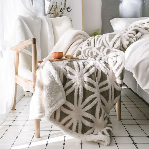bedspread blanket high density super soft large flannel blanket for the sofa/bed/car portable plaids velvet plush throw
bedspread blanket high density super soft large flannel blanket for the sofa/bed/car portable plaids velvet plush throw
